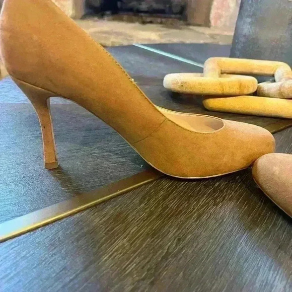 Nine West Dylan Tan Suede Round Toe Pump - Picture 3 of 7